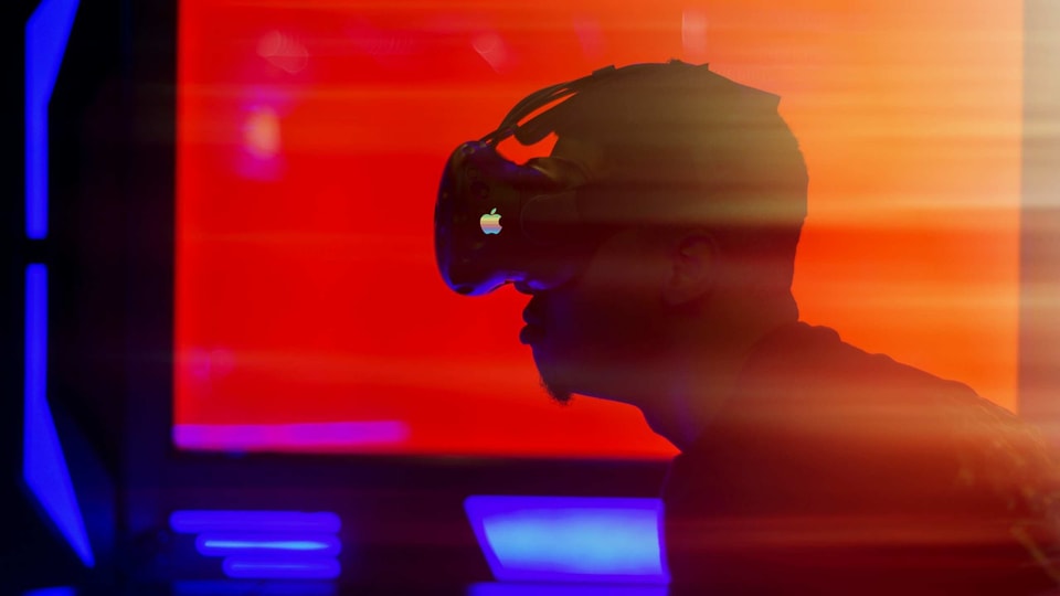 Apple VR/AR mixed reality headset
