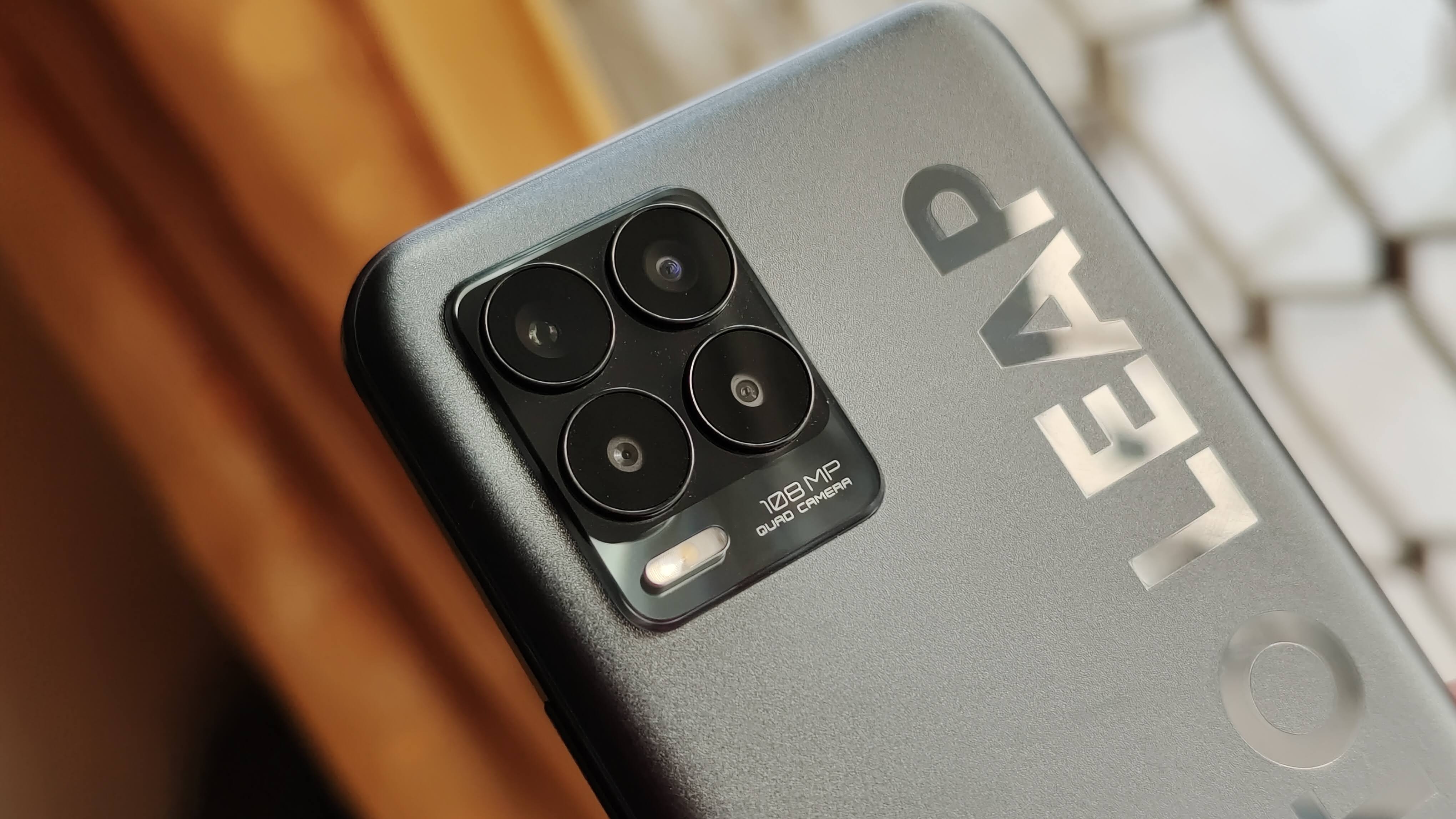 It is powered by Qualcomm Snapdragon 720G processor and Adreno 618 GPU. It is powered by Qualcomm Snapdragon 720G processor and Adreno 618 GPU.