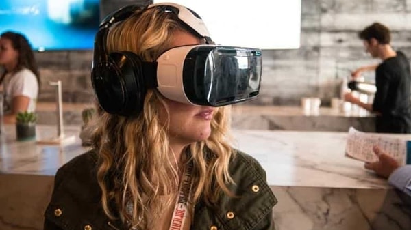 At the annual E3 video game showcase in Los Angeles this week, attendees strapped on VR headsets to peer into fantasy worlds, battle robotic creatures and command starships.