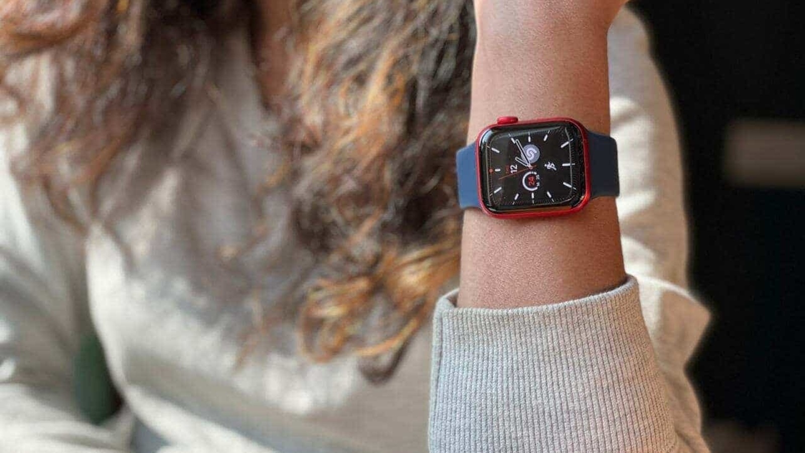 Apple Watch has excellent GPS tracking features. Apple Watch has excellent GPS tracking features.