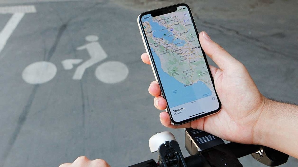 Apple Maps is using data provided by the Airports Council International (AIC) and has information regarding Covid-19 health measures for more than 300 airports worldwide.