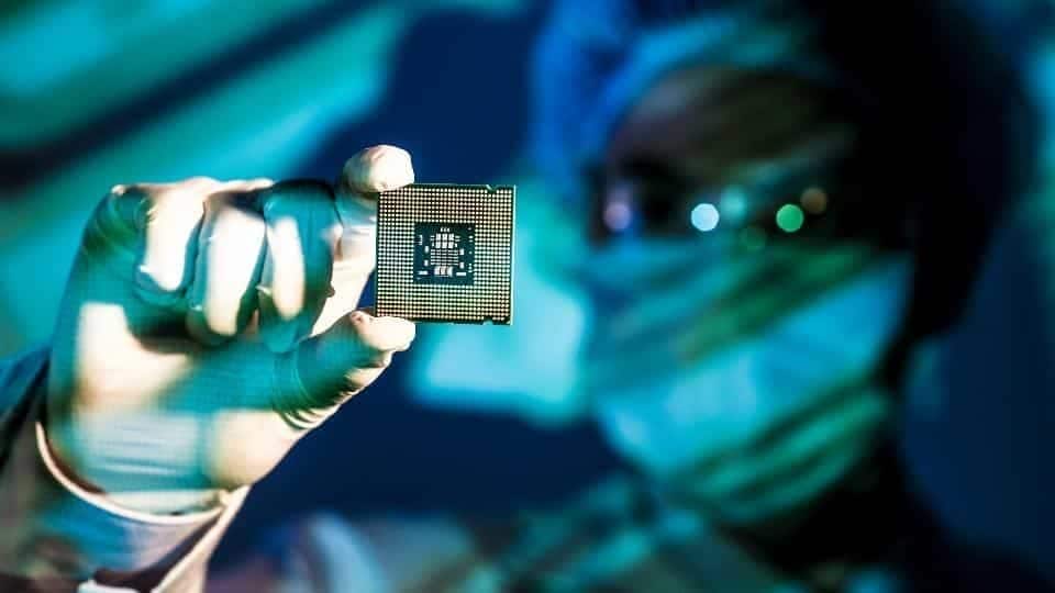 ARM says new chips have enough power to gain ground in laptops.