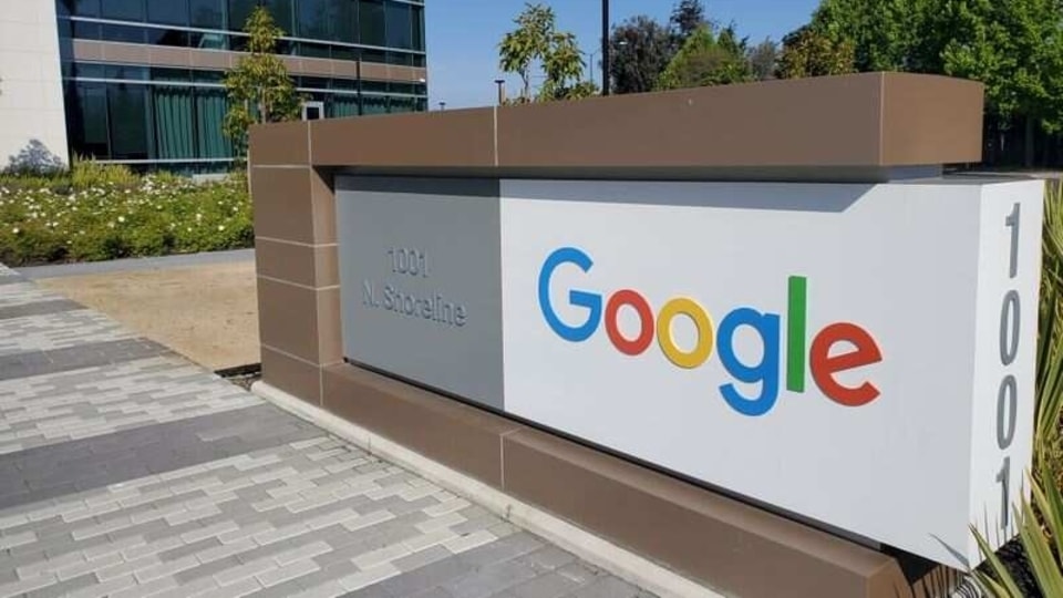 FILE PHOTO: A sign is pictured outs a Google office near the company's headquarters in Mountain View, California, U.S., May 8, 2019.  REUTERS/Paresh Dave/File Photo