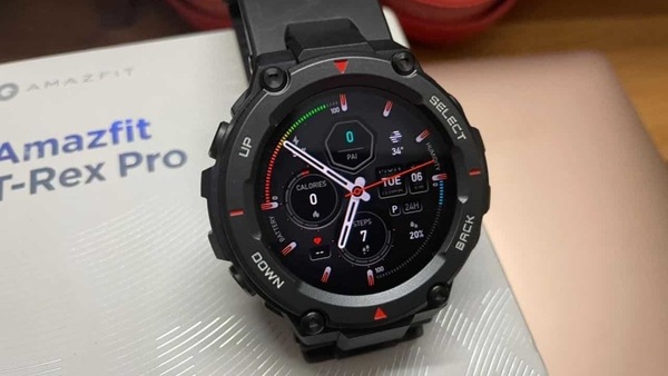 And that 18-day battery promise is not call. The Amazfit T-Rex Pro comes with 40 Hrs GPS, more than 100 sports mode and 10 ATM water resistance.