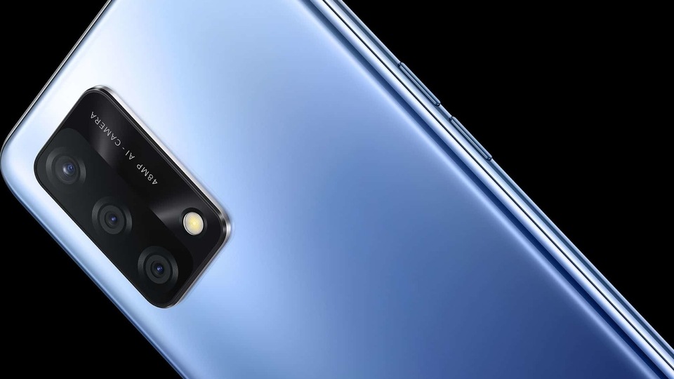 OPPO F19 is 7.95mm thick and weighs about 175g.
