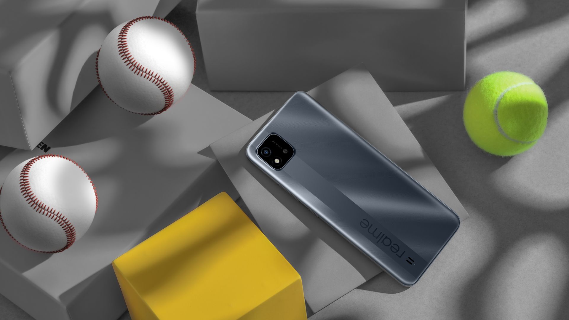 It packs a 5,000mAh battery, which is said to deliver 43 days of standby time. It also supports reverse OTG charge. It packs a 5,000mAh battery, which is said to deliver 43 days of standby time. It also supports reverse OTG charge.