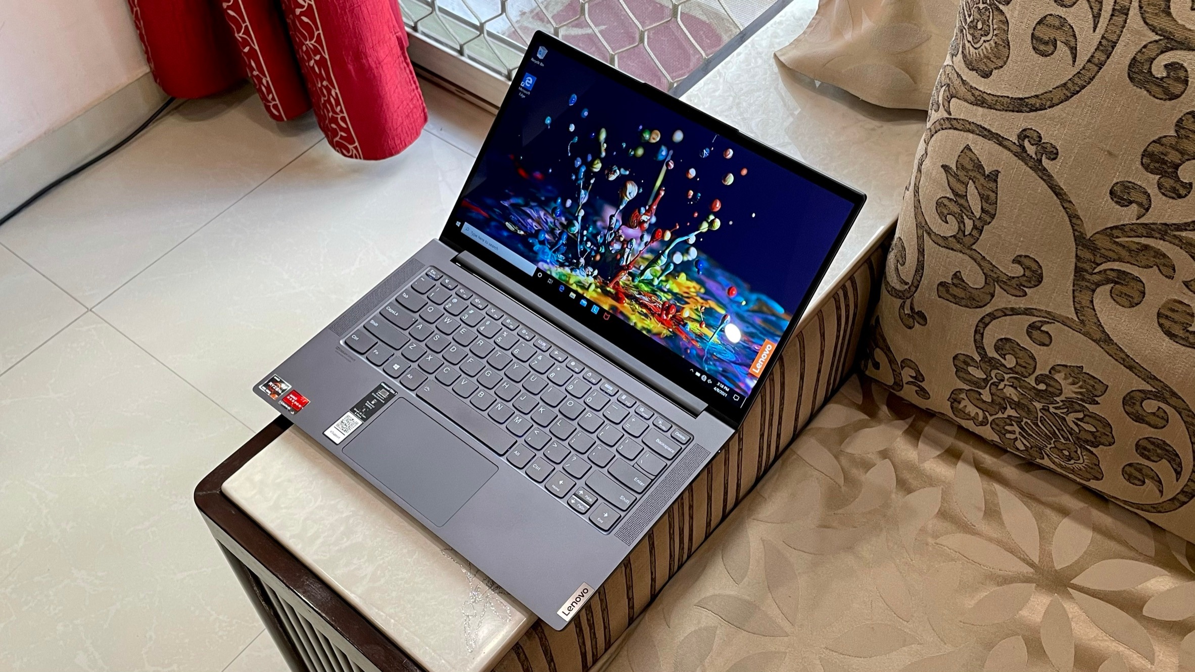 Lenovo Yoga Slim 7 also has 8GB LPDDR4X RAM and 512GB M.2 SSD. Lenovo Yoga Slim 7 also has 8GB LPDDR4X RAM and 512GB M.2 SSD.