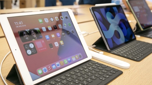 The iPad generated $8.4 billion in revenue for Apple during the holiday quarter of 2020.