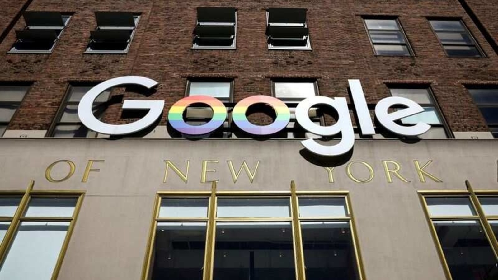 FILE PHOTO: The Google logo is displayed outside the company offices in New York, U.S., June 4, 2019. REUTERS/Brendan McDermid/File Photo