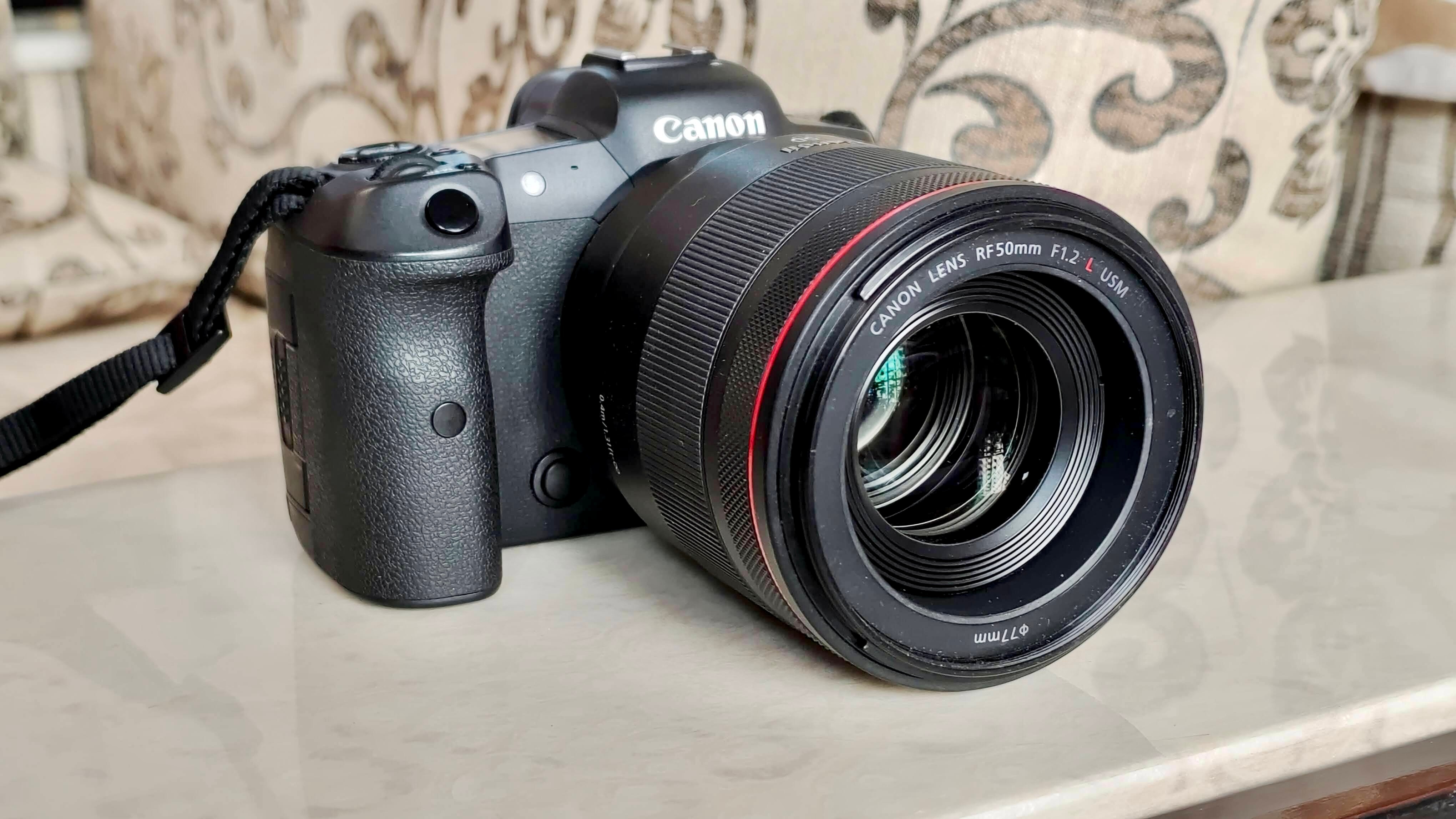 Canon EOS R5 also has in-body 5-axis image stabilisation and maximum 5,940 selectable AF points for images. Canon EOS R5 also has in-body 5-axis image stabilisation and maximum 5,940 selectable AF points for images.
