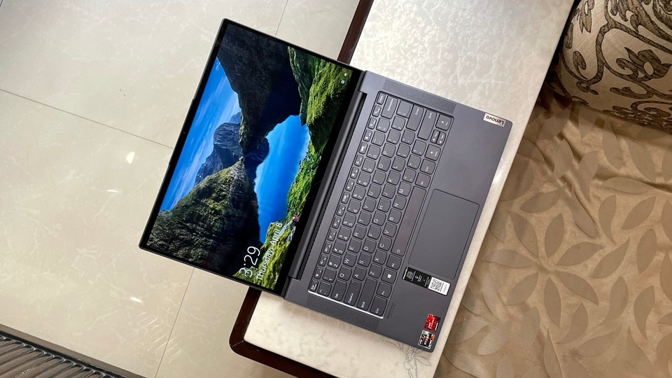 Yoga 7 Gen 8 (16″ AMD), AMD-fueled smart 2-in-1 laptop