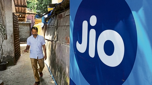 For the full year FY21, Jio's net profit was at  <span class='webrupee'>₹</span>12,537 crore.