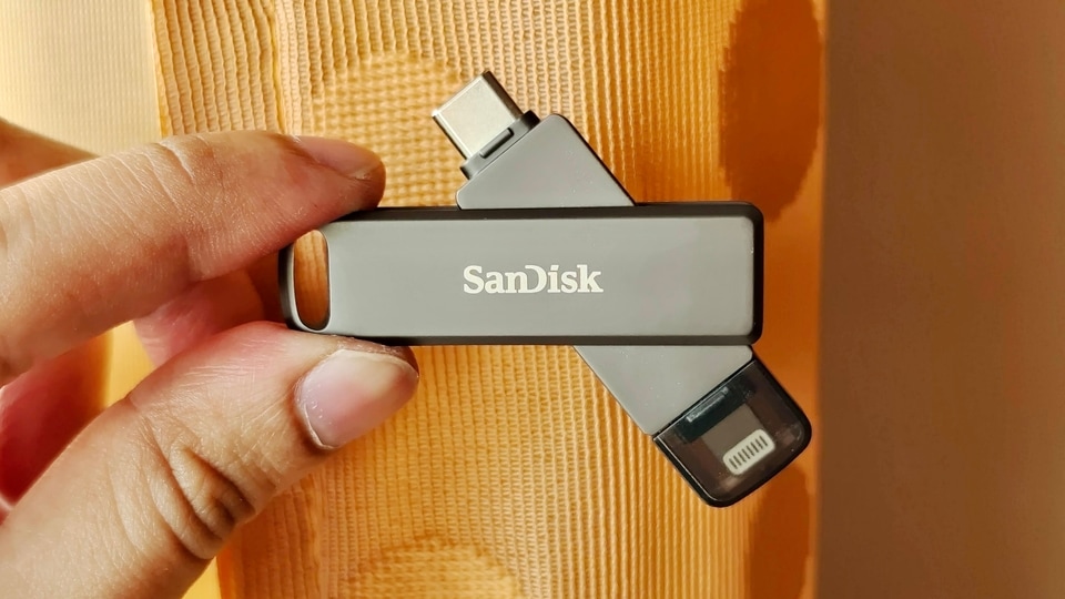 SanDisk iXpand Lux USB Type-X Flash Drive for iPhone 15