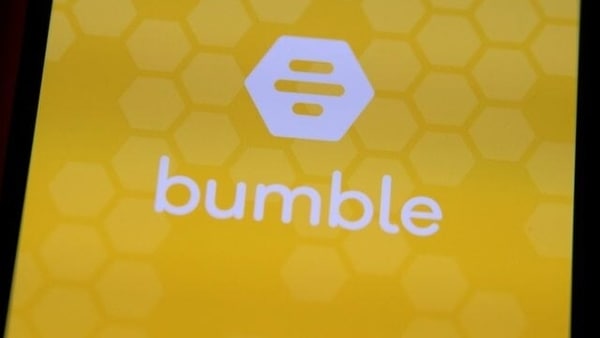 Bumble forecast current-quarter revenue between $175 million and $178 million, above analysts' estimates of $174.4 million, according to Refinitiv IBES data. REUTERS/Mike Blake/Illustration
