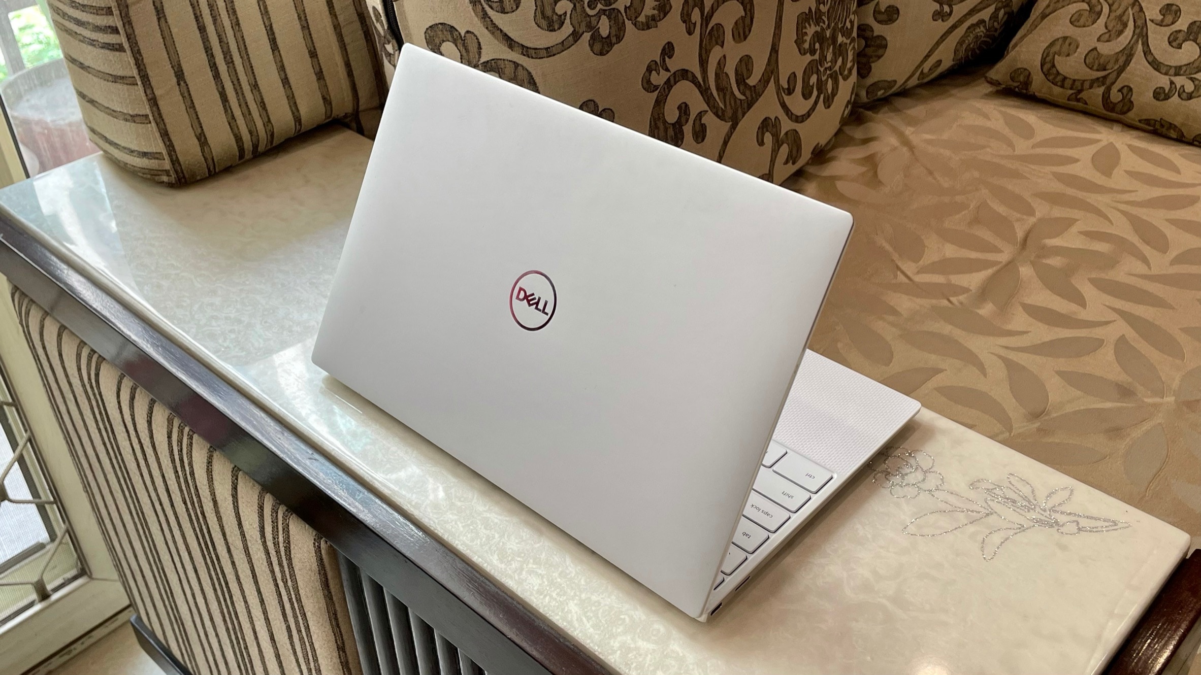 It's key feature is Intel 11th-gen Core i5 and Core i7 processor with Intel Iris XE graphics. It's key feature is Intel 11th-gen Core i5 and Core i7 processor with Intel Iris XE graphics.