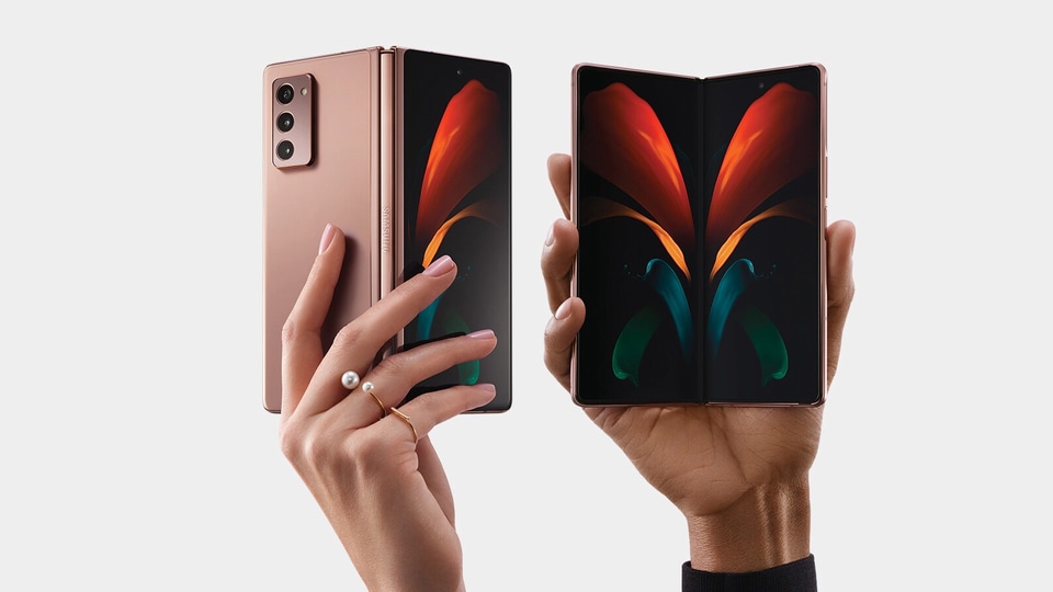 These two new foldables, the Samsung Galaxy Fold 3 and Samsung Galaxy Flip 2, rumour has it, should be unveiled in July this year. The Samsung Galaxy Fold 2 is shown in the picture above.
