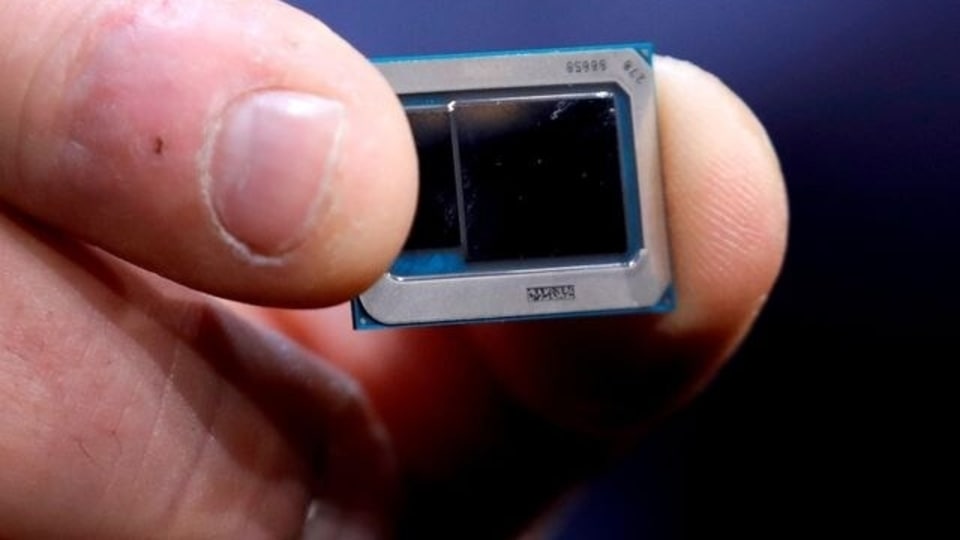 FILE PHOTO: An Intel Tiger Lake chip is displayed at an Intel news conference during the 2020 CES in Las Vegas, Nevada, U.S. January 6, 2020. REUTERS/Steve Marcus