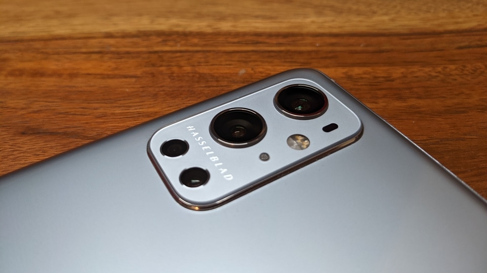 The recently launched OnePlus 9 Pro has a camera that’s been developed by Hasselblad and supports their Natural Color Calibration. This promises more natural-looking and perceptually accurate colours in photos.