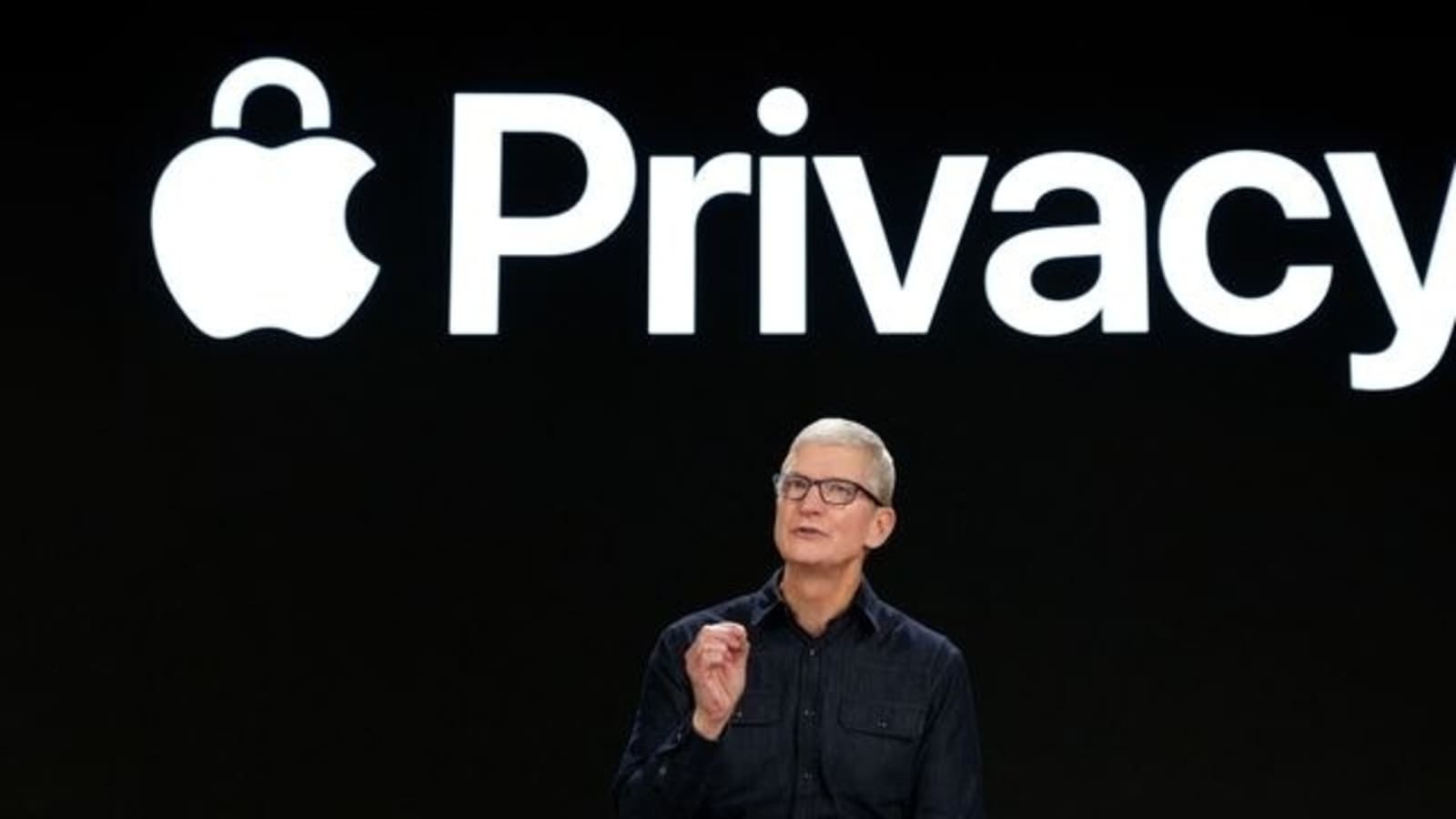 Apple CEO Tim Cook speaks about new privacy protections during Apple?s Worldwide Developers Conference at Apple Park in Cupertino, California, U.S., June 7, 2021.   Brooks Kraft/Apple Inc/Handout via REUTERS