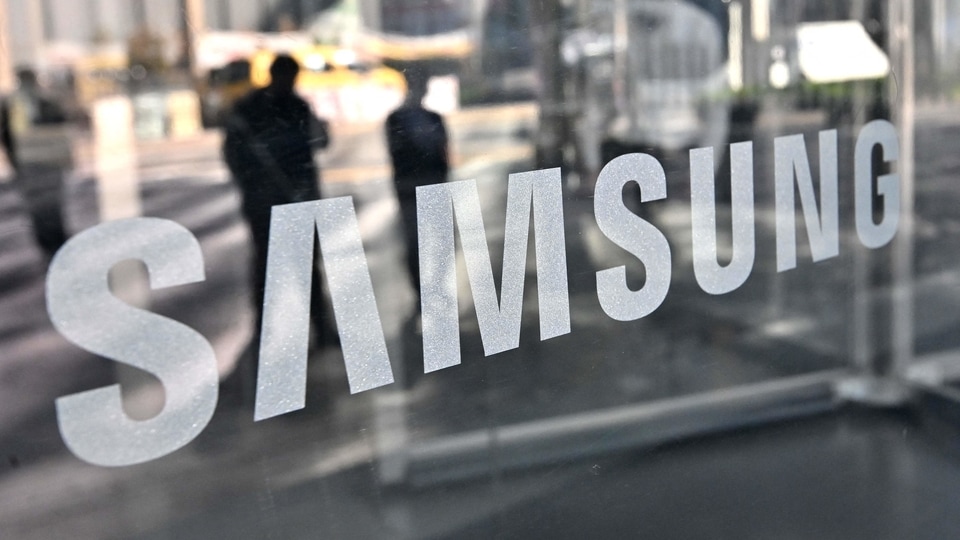 Samsung is currently conducting 5G trials with European telecom companies such as Deutsche Telekom in the Czech Republic, Play Communications in Poland and another major European firm. 