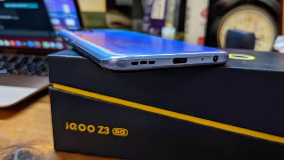 For power, there is a 4,000mAh battery with support for 55W fast charging. The company claims that this can charge the phone from 0 to 50% in just 19 mins. For connectivity, the iQoo Z3 comes with 5G, 4G LTE, dual-band Wi-Fi 802.11ac, Bluetooth v5.1, GPS, and there is a USB Type-C port for charging. For power, there is a 4,000mAh battery with support for 55W fast charging. The company claims that this can charge the phone from 0 to 50% in just 19 mins. For connectivity, the iQoo Z3 comes with 5G, 4G LTE, dual-band Wi-Fi 802.11ac, Bluetooth v5.1, GPS, and there is a USB Type-C port for charging.