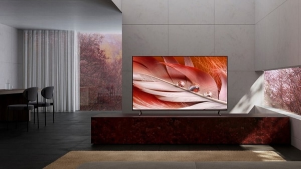 The new Bravia X90J series available in 189 cm (75 inches), 165 cm (65 inches), and 140 cm (55 inches). 