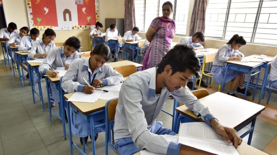 File photo: Students of class 12 attending exam during CBSE exam. (Sanjeev Verma/HT PHOTO) File photo: Students of class 12 attending exam during CBSE exam. (Sanjeev Verma/HT PHOTO)