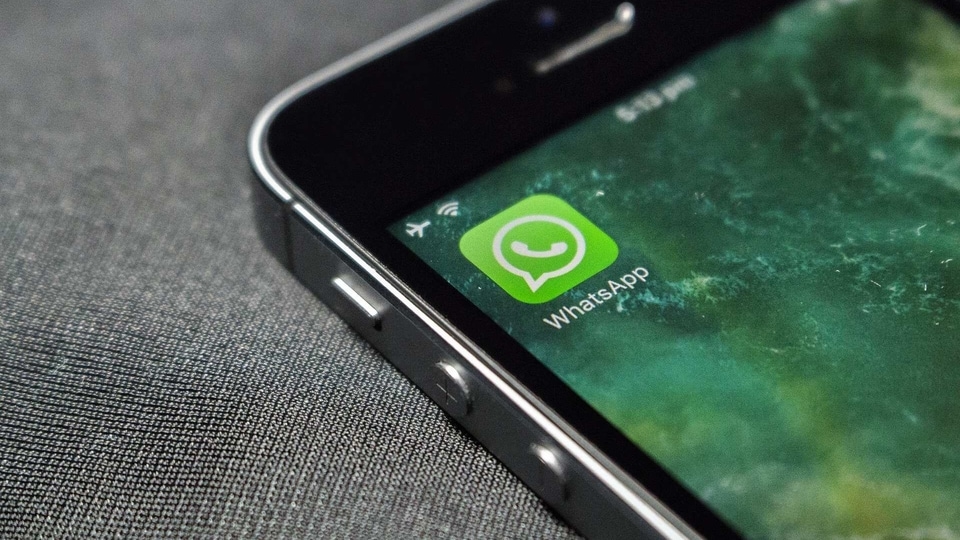 Spotted by WABetaInfo, WhatsApp beta 2.21.14.6 on Android hints at a feature that brings in the ability to swap the default quality of the video when you are sending it.