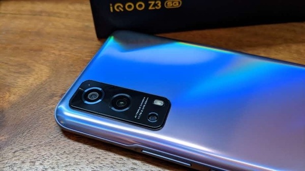 Top mobile phones under <span class='webrupee'>₹</span>20,000 in India: The iQoo Z3 is available in 3 colour variants - Cloud Oxygen, Deep Space, and Nebula