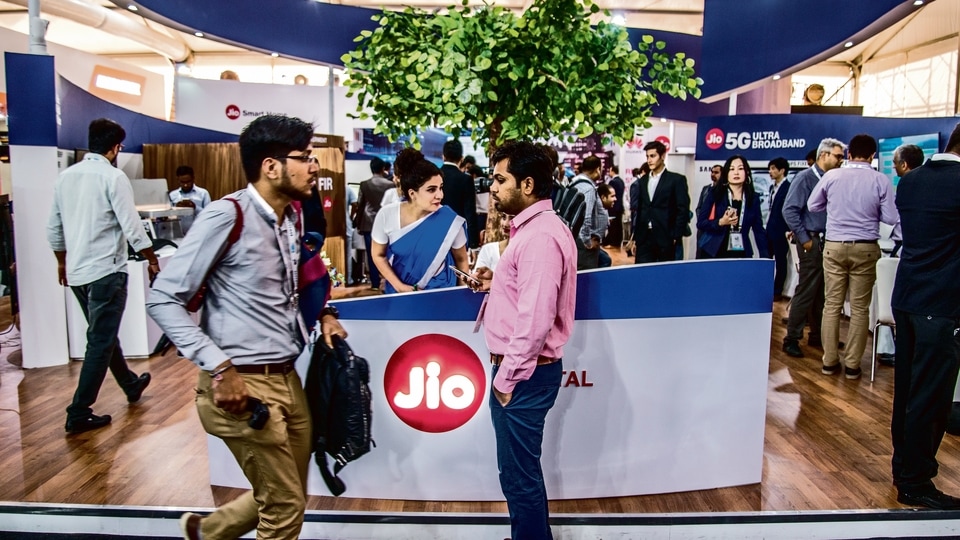 Reliance Jio vs Vi Vs Airtel vs BSNL: Check out the various prepaid data plans on offer, from <span class='webrupee'>₹</span>127 to <span class='webrupee'>₹</span>456. Reliance Jio vs Vi Vs Airtel vs BSNL: Check out the various prepaid data plans on offer, from <span class='webrupee'>₹</span>127 to <span class='webrupee'>₹</span>456.