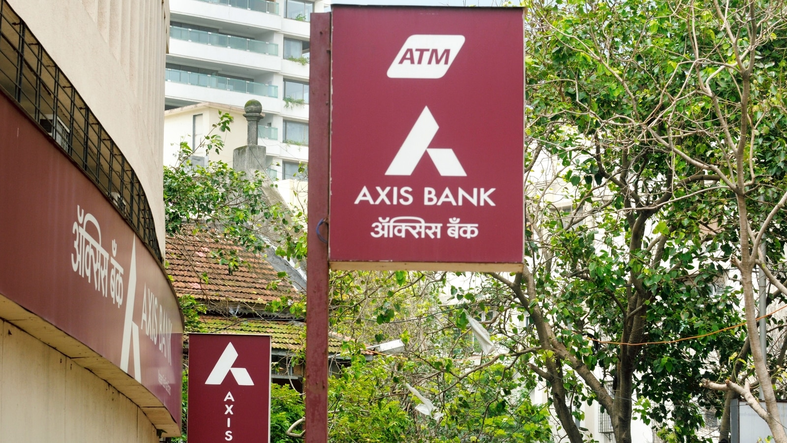 Axis Bank sends IMPORTANT notification, says beware of apps that steal  money from your account; just don't do this | HT Tech