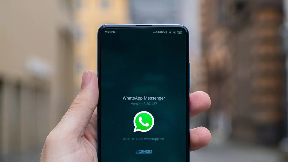 WhatsApp on their smartphone is indispensable for millions of people. But WhatsApp will let you break free from your smartphone. WhatsApp on their smartphone is indispensable for millions of people. But WhatsApp will let you break free from your smartphone.