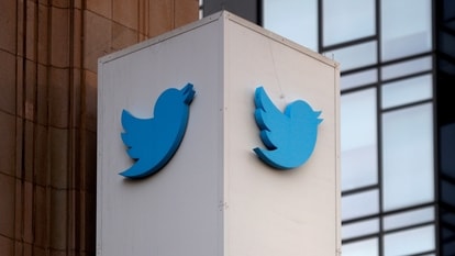 FILE PHOTO: A Twitter logo is seen outside the company headquarters in San Francisco, California, U.S., January 11, 2021. REUTERS/Stephen Lam/File Photo/File Photo/File Photo