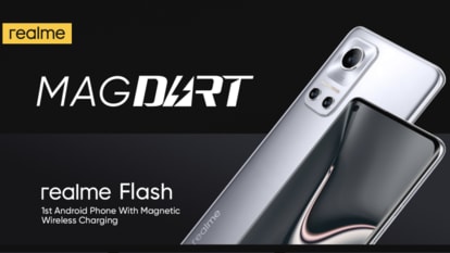 Apart from Realme Flash mobile, the company also announced the MagDart Power Bank, which comes with a special charging base.