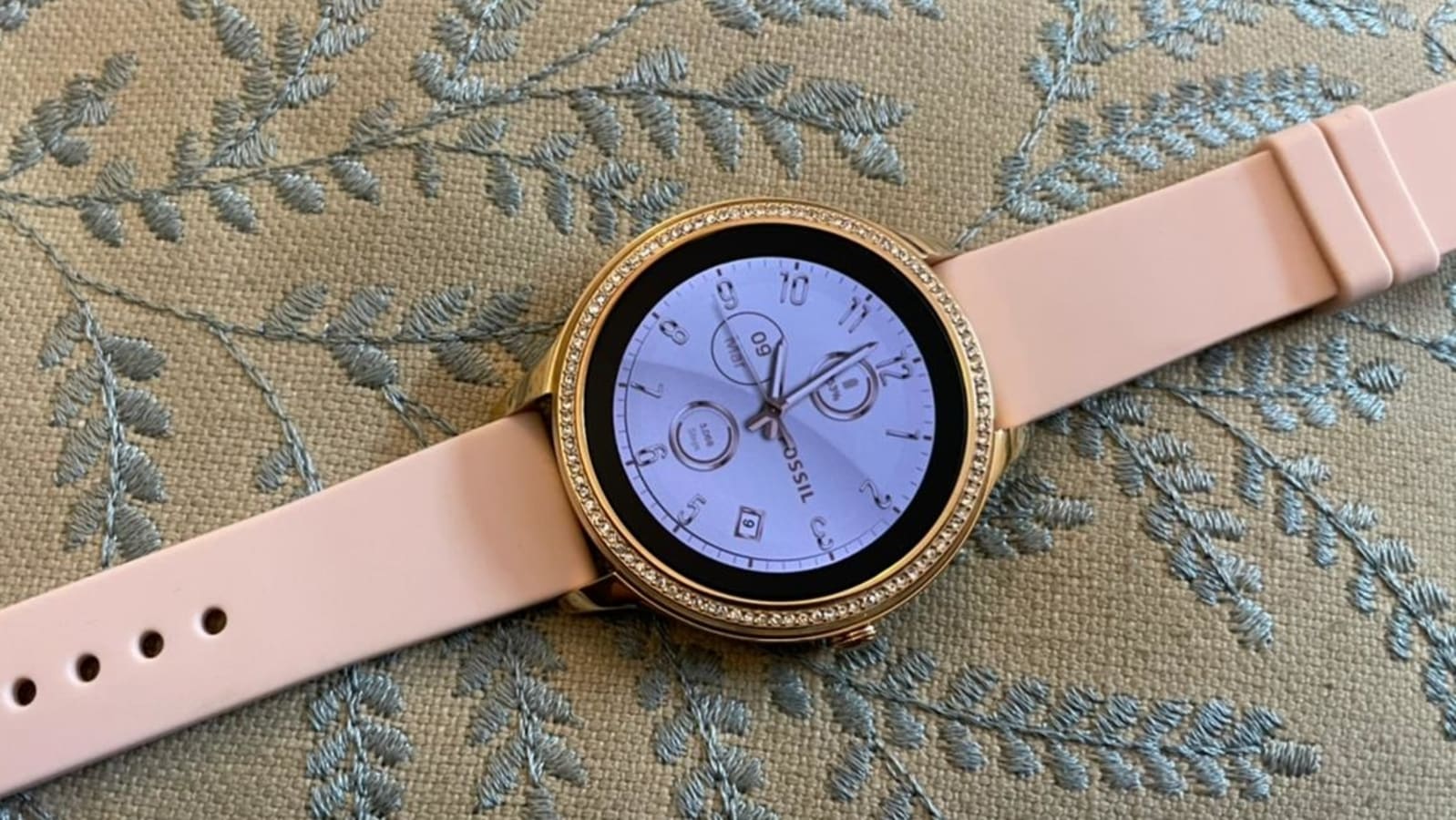 Gen 5E Smartwatches: Your Favorite Features Now In A Smaller Size - Fossil