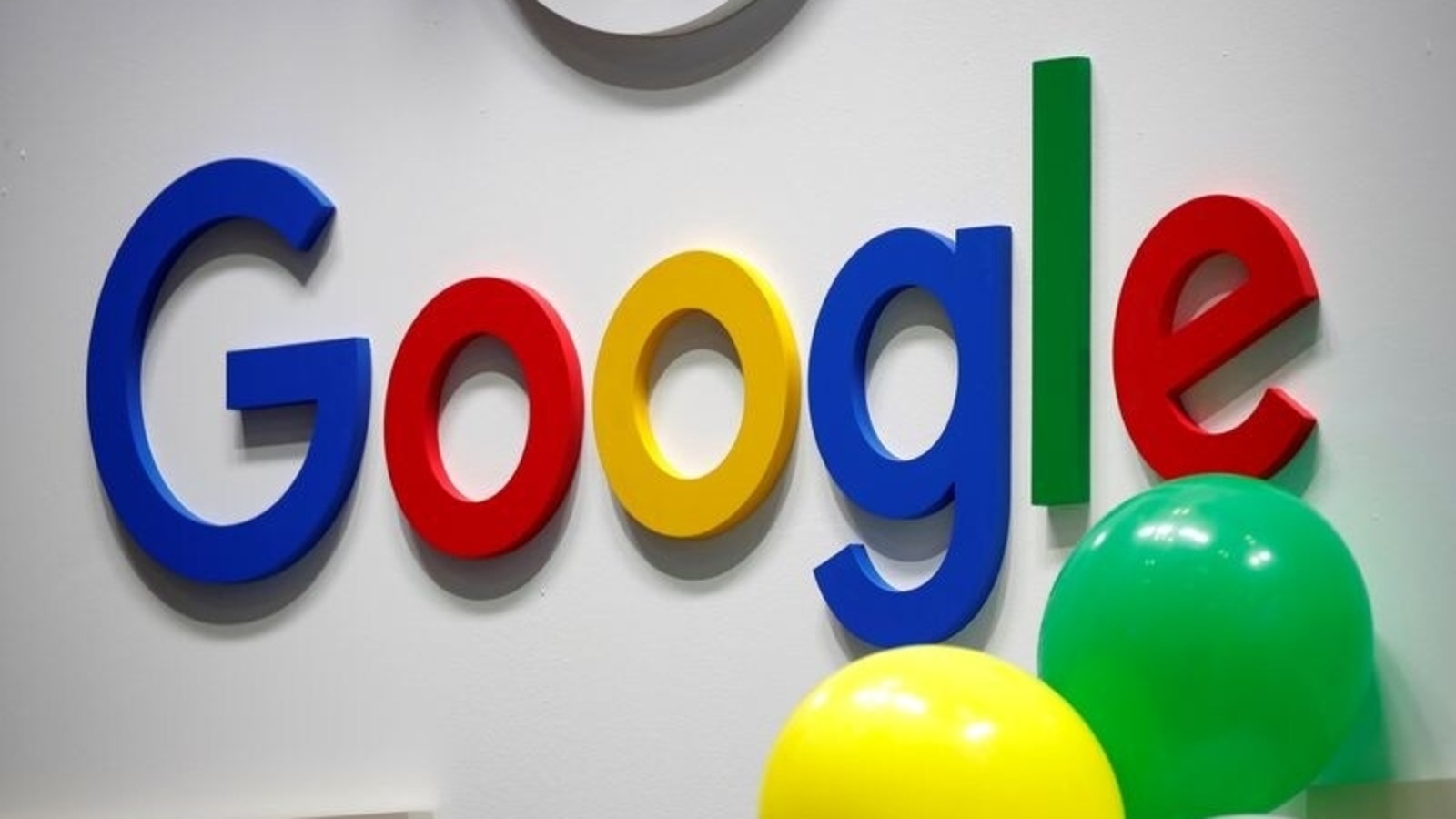 FILE PHOTO: The logo of Google is seen at the high profile startups and high tech leaders gathering, Viva Tech,in Paris, France May 16, 2019. REUTERS/Charles Platiau/File Photo