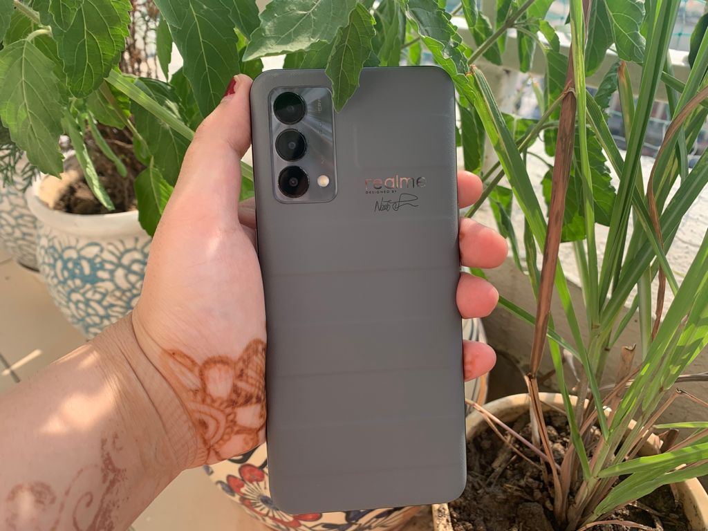 The Realme GT Master Edition smartphone comes with a 6.43-inch full-HD+ Super AMOLED display with a 120Hz refresh rate. The Realme GT Master Edition smartphone comes with a 6.43-inch full-HD+ Super AMOLED display with a 120Hz refresh rate.