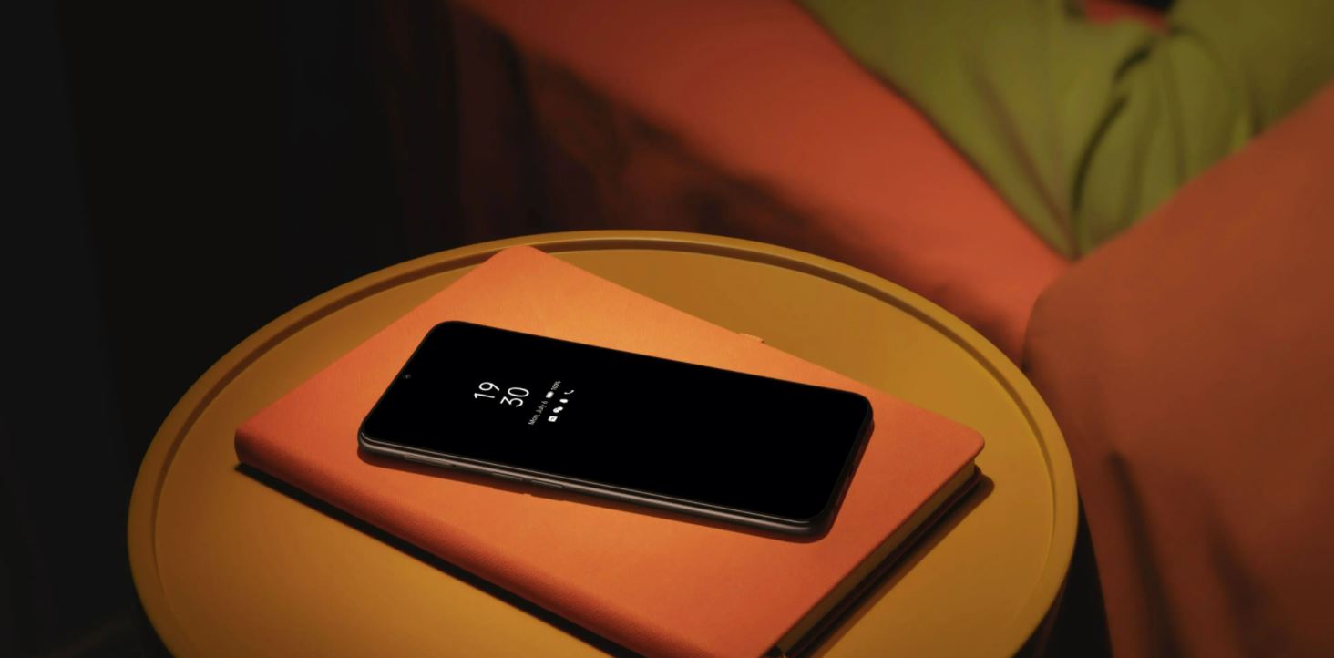 The Oppo A16s comes in Pearl Blue and Crystal Black colour variants.