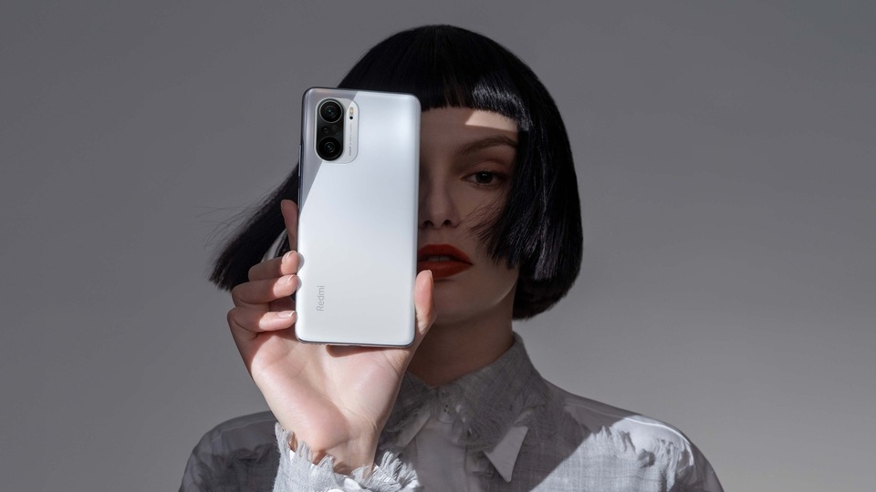 Xiaomi Redmi K40 Pro launch and price: Xiaomi Redmi K40 Pro is expected to be launched on August 23 too and 91Mobiles says it is expected to be priced at <span class='webrupee'>₹</span>31,490. The device is expected to come with the Snapdragon 888 chipset and 12GB of RAM paired with 512GB of storage. It could sport a large 6.67-inch AMOLED display with a 120Hz refresh rate. The device is likely to be powered by a 4,250mAh battery and come with 33W fast charging. The Redmi K40 Pro should have a 64MP camera with an 8MP wide-angle lens and a 5MP macro lens.