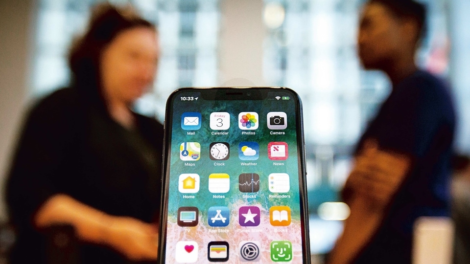 Apple iPhone 13 set to go where no iPhone has gone before - offer support for calling and texting using satellites, according to an analyst. However, it may be hit by problem Elon Musk led Starlink internet suffered. Apple iPhone 13 launch date is likely in 2 weeks' time.
