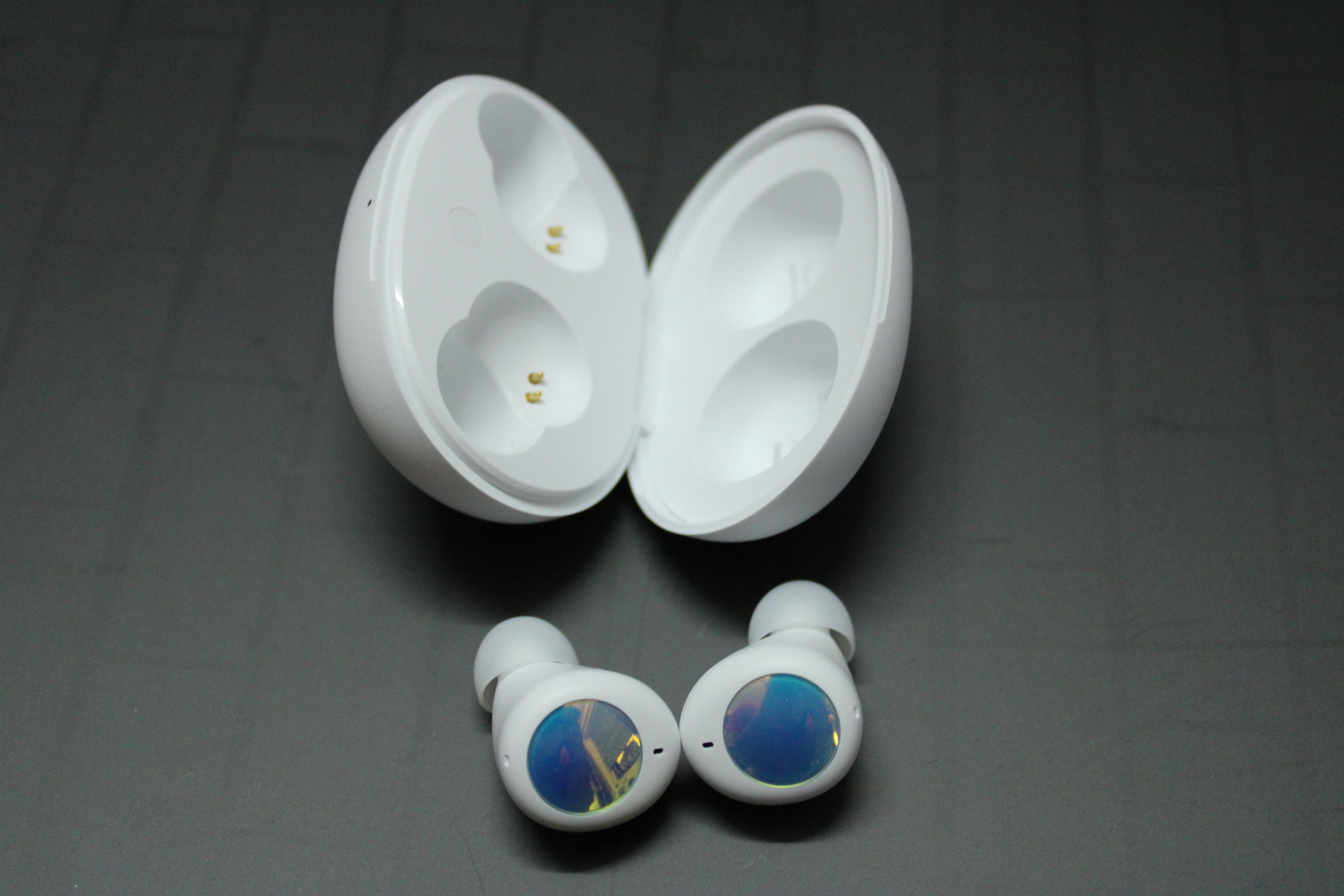 The Dizo GoPods Neo weigh 36 grams with the case and 4.5 gram each. The earbuds carry a 40mAh cell in each of them, while the charging case packs a 400mAh battery. They are said to offer 7 hours of playback, and a total playback tie of 28 hours with the charging case. You can get 3 hours of playback time with just 10 minutes of charge. They are rated IPX5. The Dizo GoPods Neo weigh 36 grams with the case and 4.5 gram each. The earbuds carry a 40mAh cell in each of them, while the charging case packs a 400mAh battery. They are said to offer 7 hours of playback, and a total playback tie of 28 hours with the charging case. You can get 3 hours of playback time with just 10 minutes of charge. They are rated IPX5.