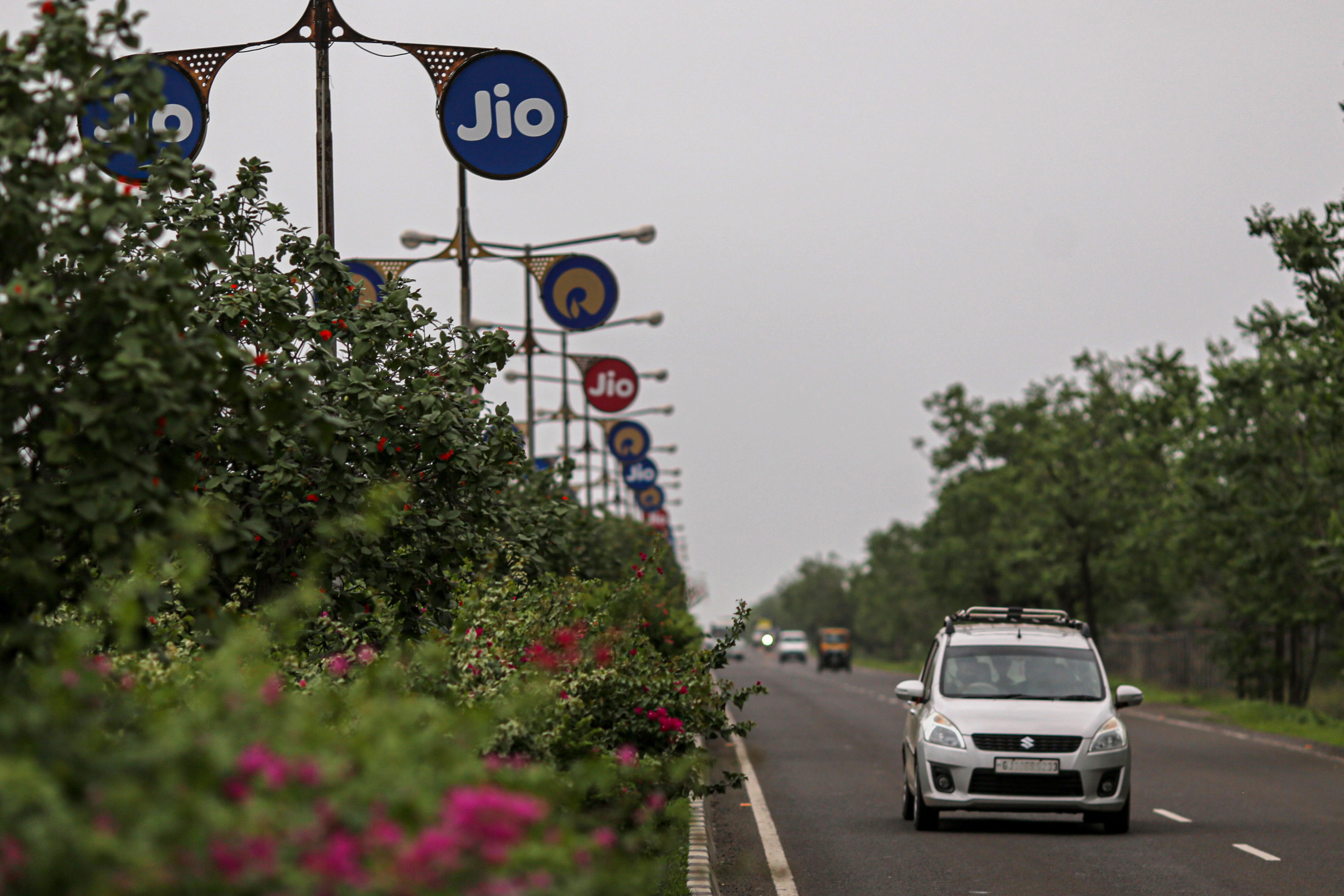 Rs. 349: If you are a high data usage and move in and out of 5G areas throughout the day, then this plan is ideal for you. You get a total of 75GB of 4G data distributed at the rate of 2.5GB per day, for a total valid period of 28 days. Alongside unlimited 5G data, you also get the advantage of other benefits such as unlimited voice calls, 100 SMS per day, and Jio subscriptions. Jio