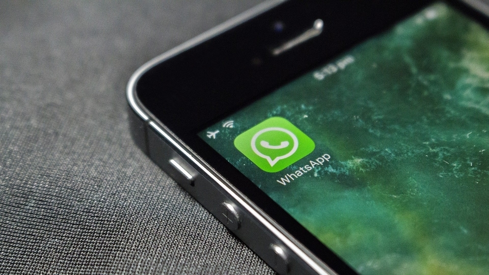 Once rolled out, the new WhatsApp Group Icon Editor feature will enable users to design a group icon.