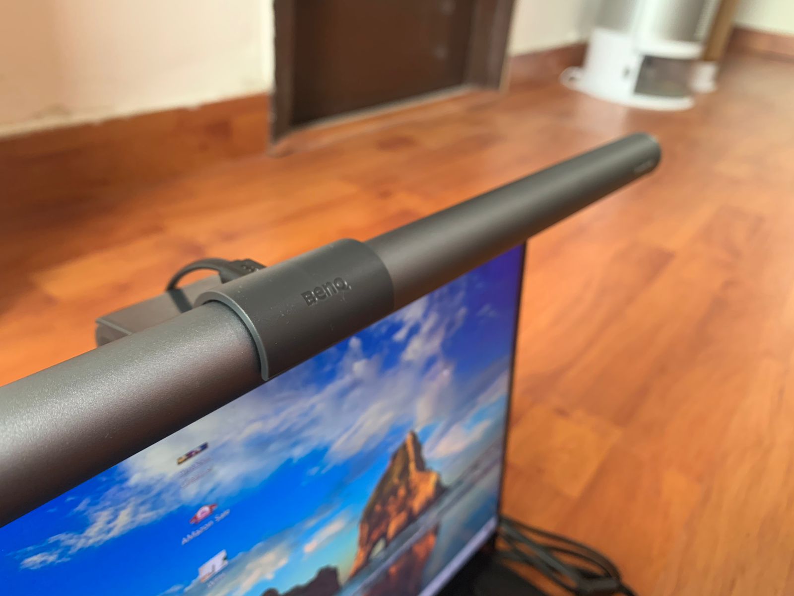 Benq Wit Screenbar Plus In Pics Photos