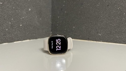 The Fitbit Sense comes with the Fitbit ECG app that can be used to detect signs of atrial fibrillation or heart rhythm irregularity. Measurements taken by this smartwatch can also be shared with the doctors while consultation. Additionally, it features a 24x7 heart rate monitoring functionality.