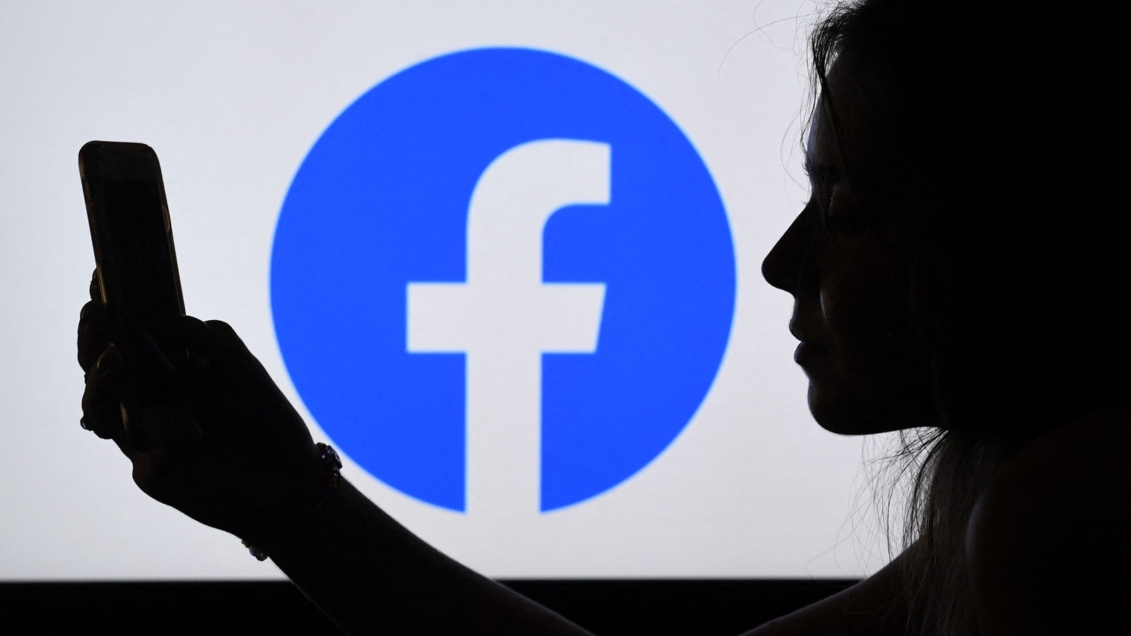 State communications regulator Roskomnadzor said Facebook's repeated violations could see it fined 5% or 10% of its annual Russian turnover, Vedomosti reported.