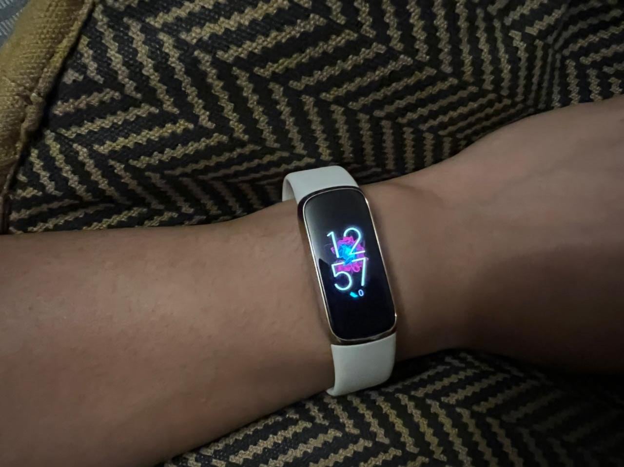 Fitbit Luxe review: Sleek and pretty, but basic otherwise