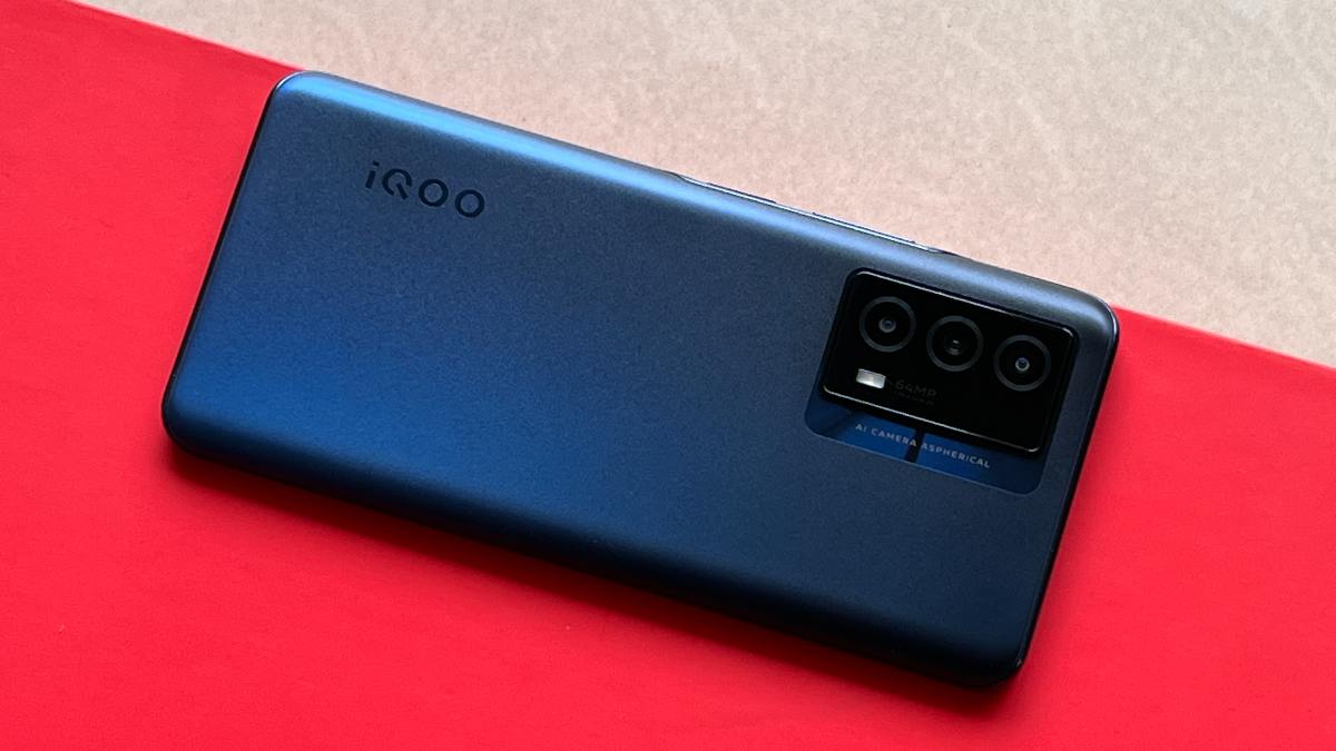 iqoo z5 front camera