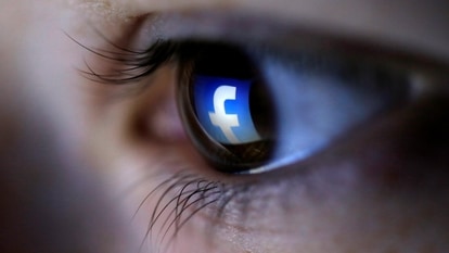 Facebook faces fine in Russia