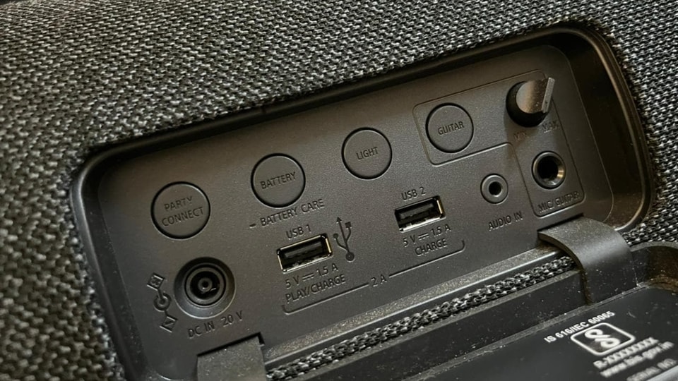 Sony SRS-XG500 portable wireless speaker comes with multiple connectivity options including stereo mini jack (input), two USB A, microphone input/guitar input as well as the 20V power input.